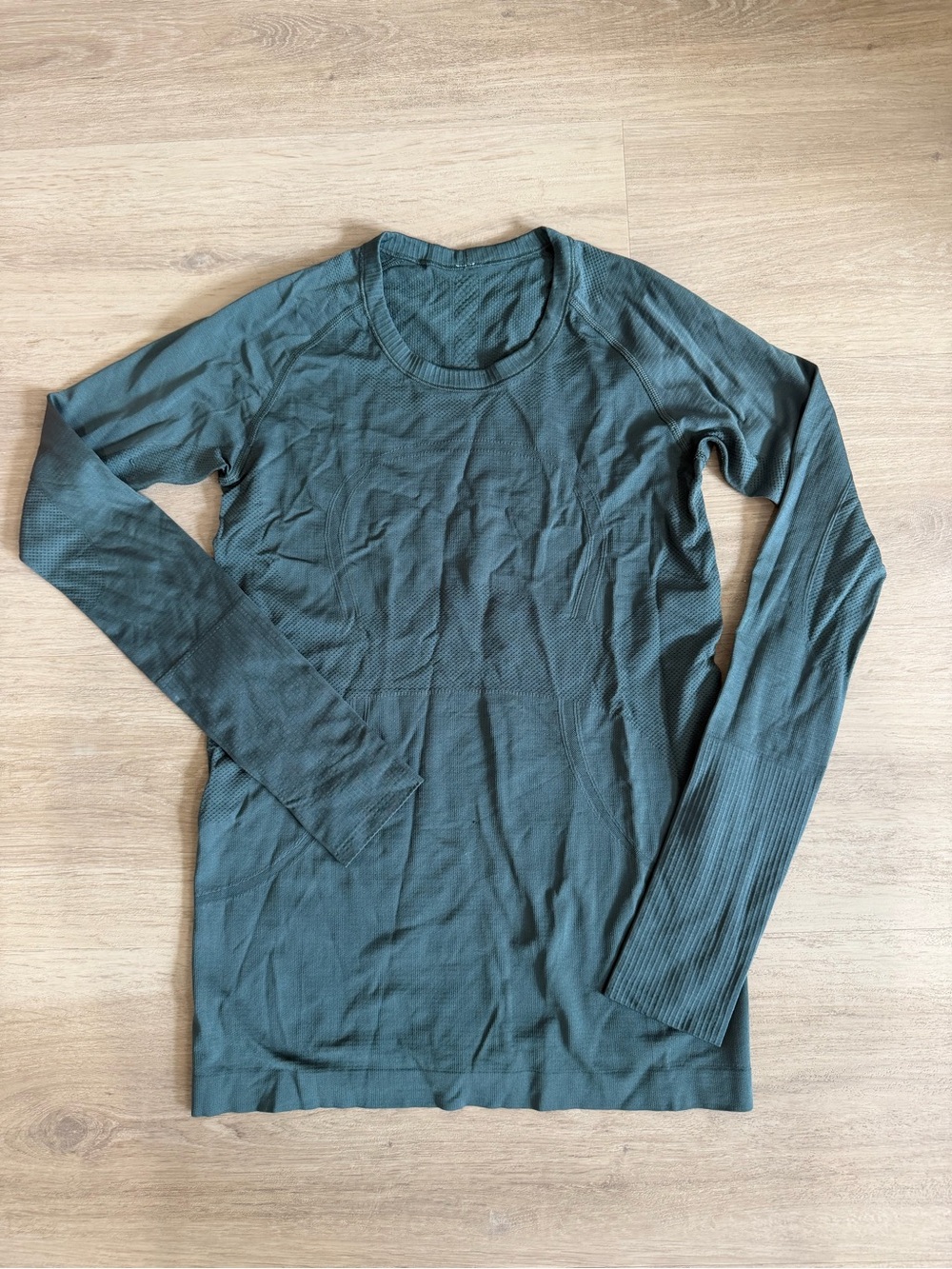 lululemon athletica Long Sleeve Crew in Teal Green